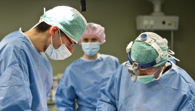 การผ่าตัดรักษาโรคข้อเข่าเสื่อม